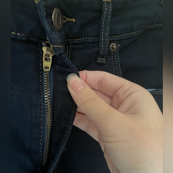 Levi's Dark Wash Classic Mid Rise Skinny Jeans Size 30 - Picture 5 of 11